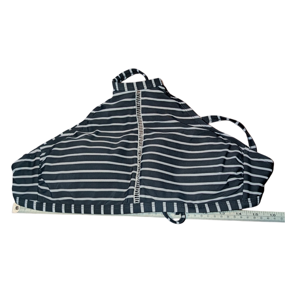 Xersion Black and White Striped Bikini Top